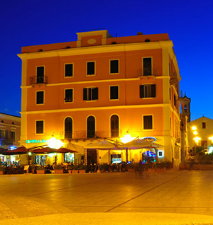 Santa Teresa Gallura: Piazza Vittorio Emanuele - Foto: Gian Piero Carboni